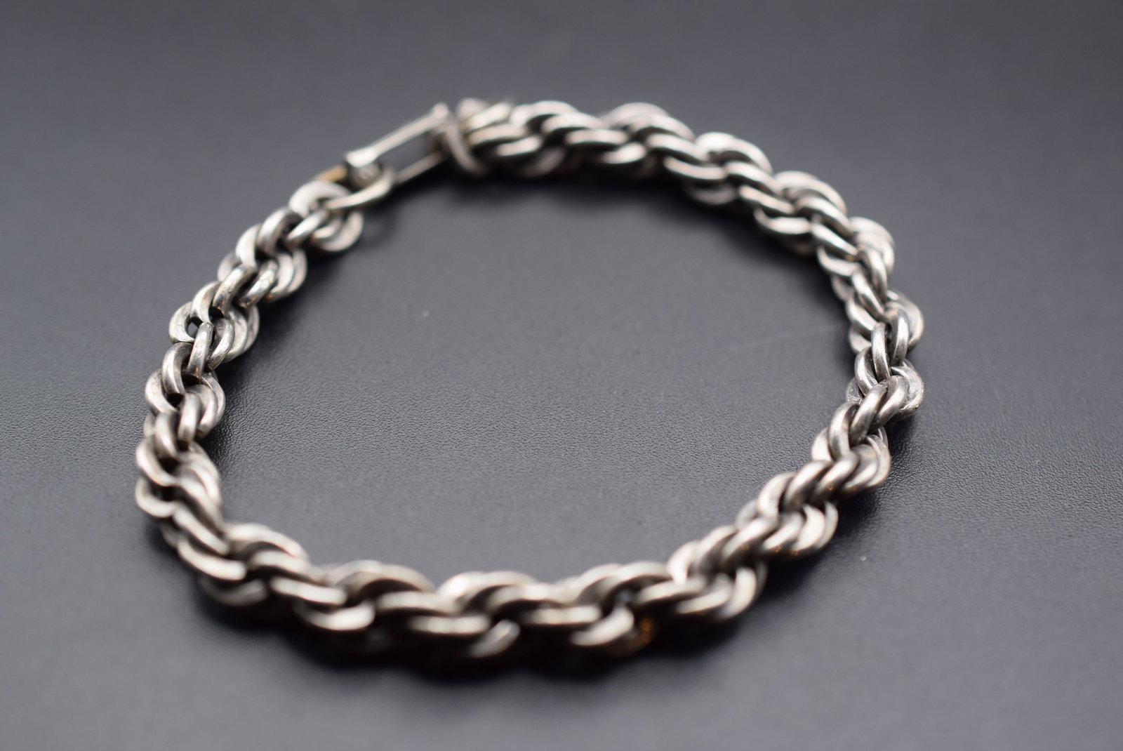 Vintage Bracelet Lot HK 169: Vintage Bracelet