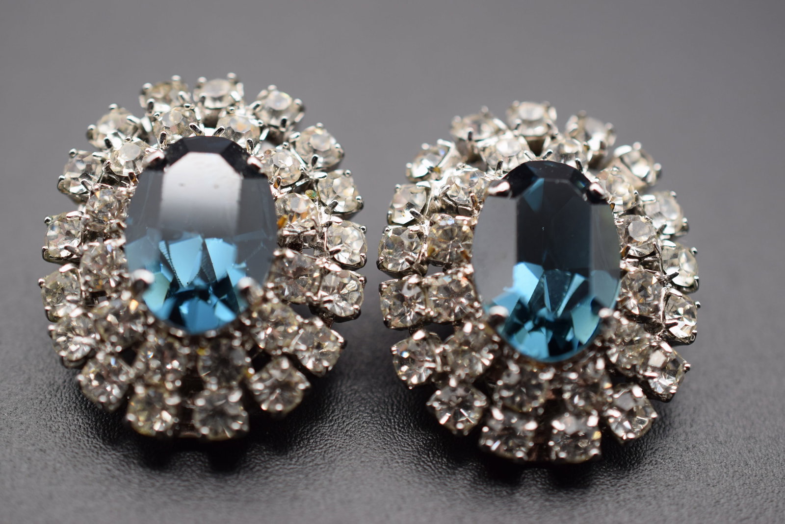 Rhinestone 1940's Clip Vintage Earrings Lot HK 212 (1 of 3)