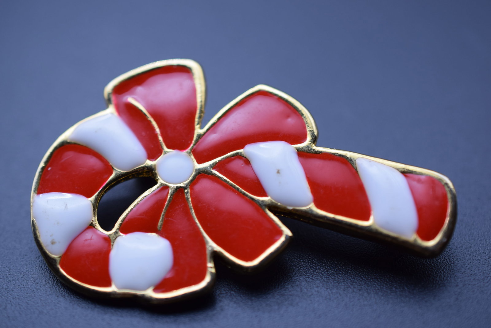Candy Cane Holday Brooch Pin Enamel Festive Lot# BE 280: Candy Cane Holiday Brooch Pin Enamel Festive measures 2 1/8" x 1 3/8"