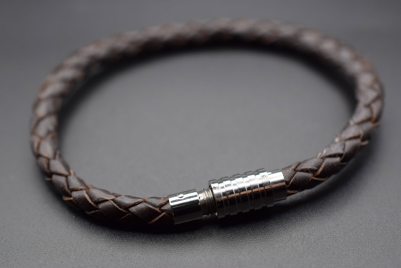 Leather Brown 9" Magnetic and Screw clasp Bracelet Vintage Lot HK 309: Leather Brown 9" Magnetic and Screw clasp Bracelet Vintage