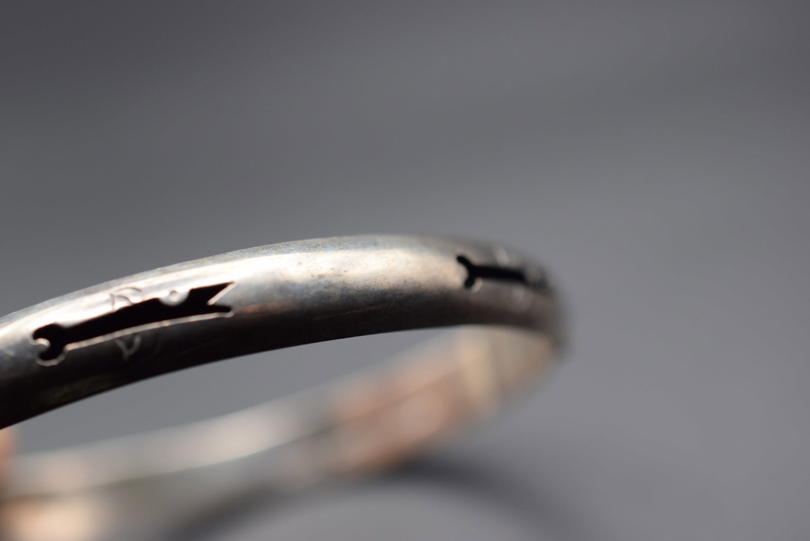 Shadow Box Bracelet Fish Signed Sterling Silver 925 9.15 grams Bracelet Vintage Lot HK 324: Shadow Box Bracelet Fish Signed Sterling Silver 925 9.15 grams Bracelet Vintage two small dent