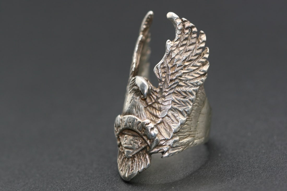 American Biker Sterling Silver 925 HUGE EAGLE Finger ring Size 8 .lot#349: American Biker Sterling Silver 925 HUGE EAGLE Finger ring top measures an impressive 1 3/4" LONG ! Signed inside 87 (for 1987) With copyright c and G & S weighs 14.78 grams Size 8