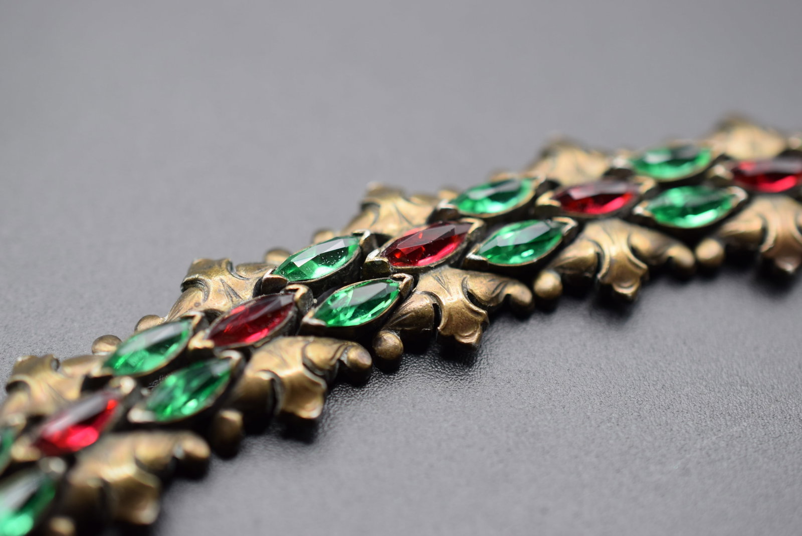 Red Green Rhinestone Bracelet Vintage Lot HK 365 (1 of 4)