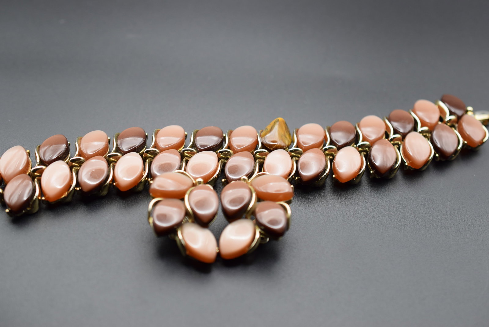 Lisner Thermo Bracelet Clip Earrings Set Vintage 1940's signed Lot HK 368 (1 of 5)