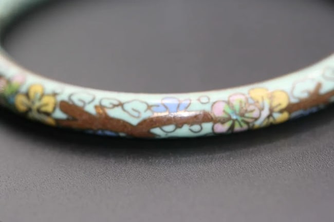 Cloisonne Enamel Bracelet Bangle Vintage .lot#375: Cloisonne Enamel Bracelet Bangle Vintage opening measures 2 1/2" across