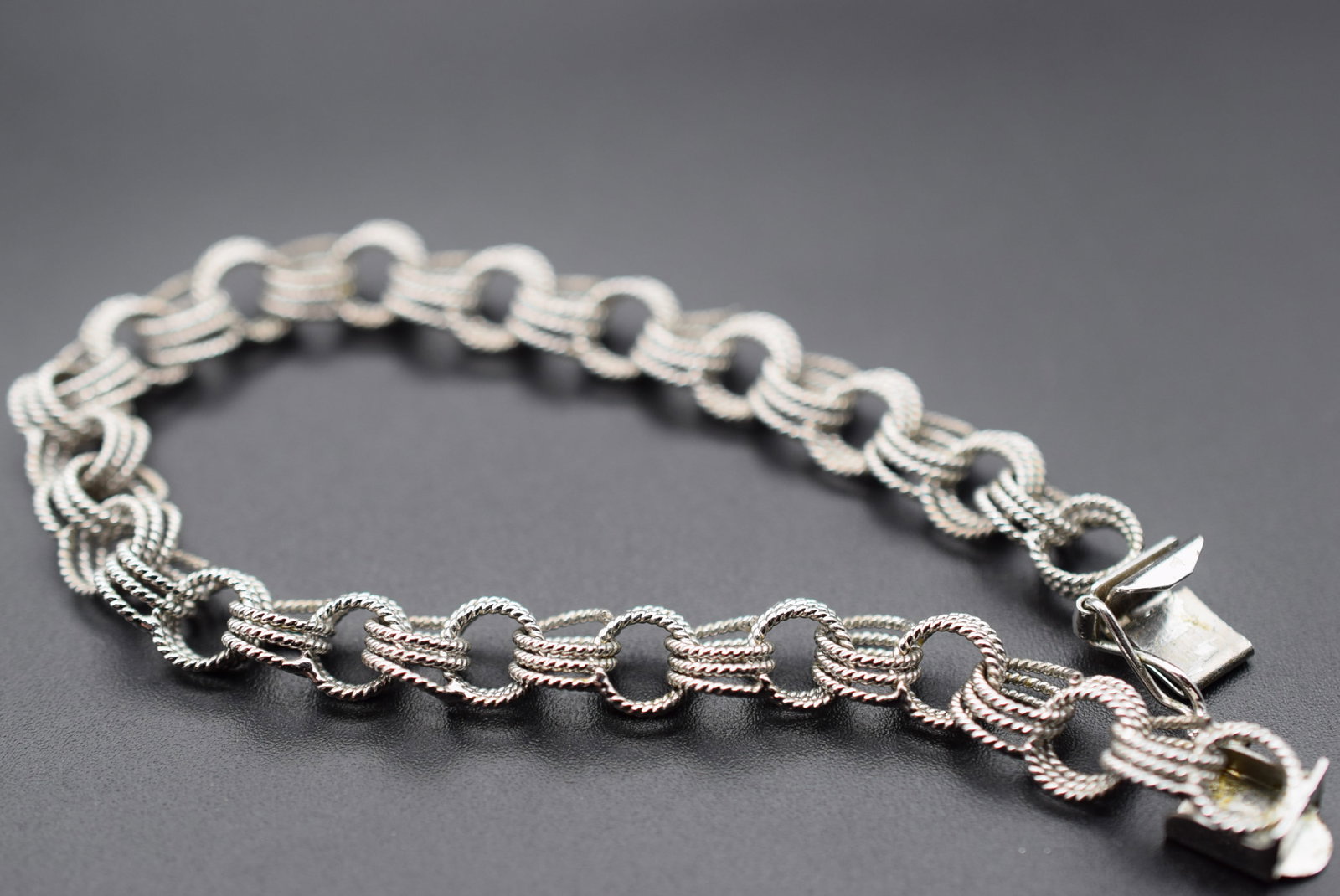 Sterling Charm Bracelet Vintage 13.87 grams signed Lot HK 387: Sterling Charm Bracelet Vintage 13.87 grams signed
