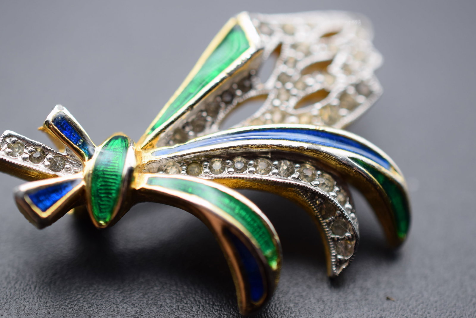 Polcini Enamel Rhinestone Brooch Pin Signed Lot EH 397: Polcini Enamel Rhinestone Brooch Pin Signed 1 5/8" x 1 1/8" signed Polcini on the back