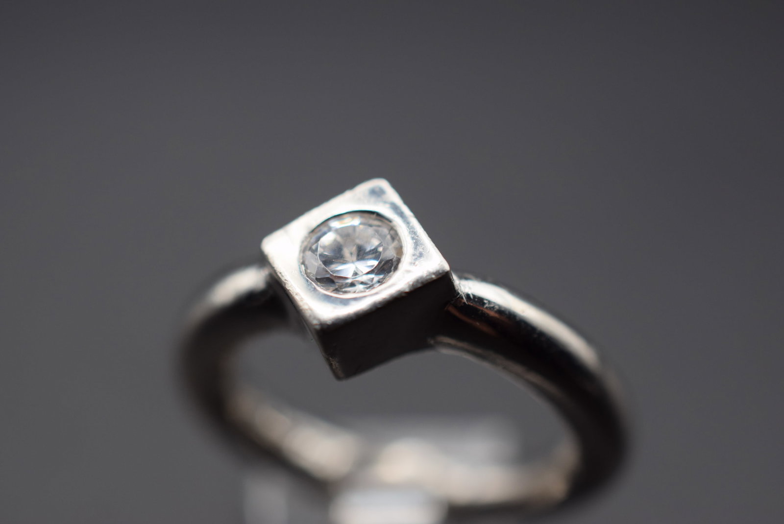 Totally Rounded Shank Ring Vintage Sterling Size 6 weighs 6.93 grams Lot HK 443: Totally Rounded Shank Ring Vintage Sterling Size 6 weighs 6.93 grams