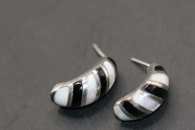 Enamel Mother of Pearl Sterling Silver 925 Pierced Earrings .Lot#457: Enamel Mother of Pearl Sterling Silver 925 Pierced Earrings measure 1" x 3/8" signed on the back 925