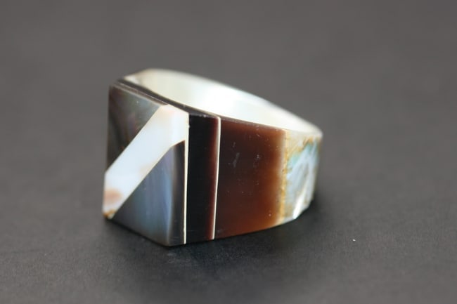 Mother of Pearl MOP Paua Shell Ring Vintage Size 10 .Lot#474: Mother of Pearl MOP Paua Shell Ring Vintage Size 10 top measures 3/4" wide