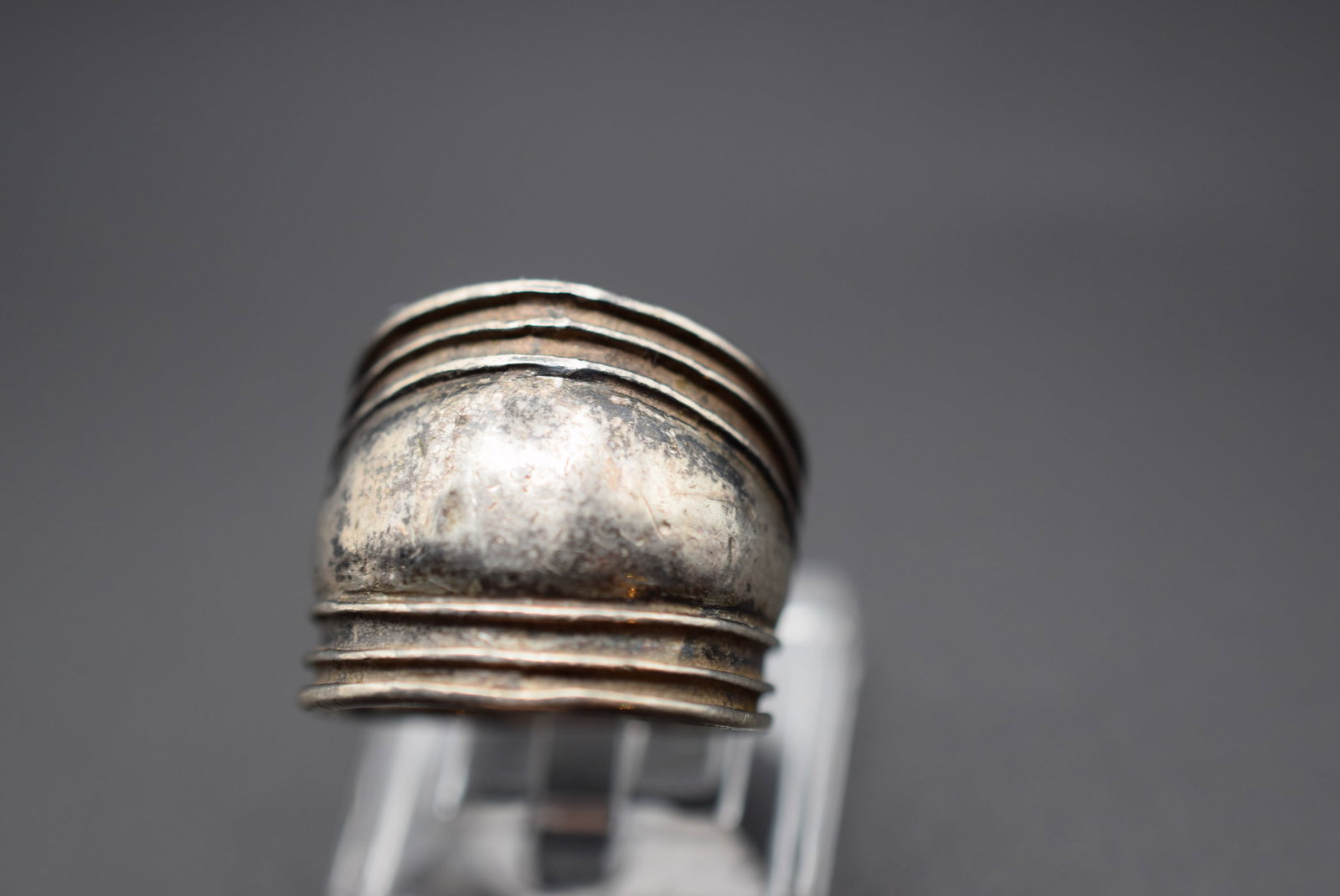 Knuckle Band Ring Vintage Sterling Size 7 weighs 8.5 grams Lot HK 495: Knuckle Band Ring Vintage Sterling Size 7 weighs 8.5 grams