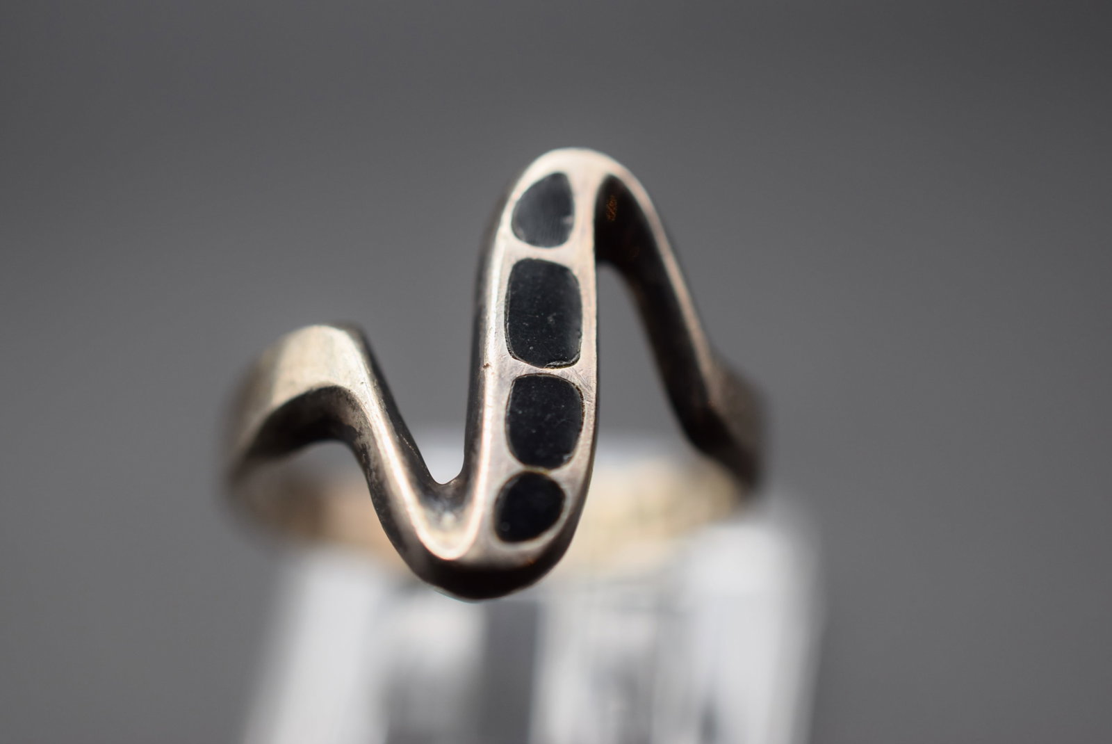 Enamel Wave Ring Vintage Sterling Size 8.25 Lot HK 532: Enamel Wave Ring Vintage Sterling Size 8.25