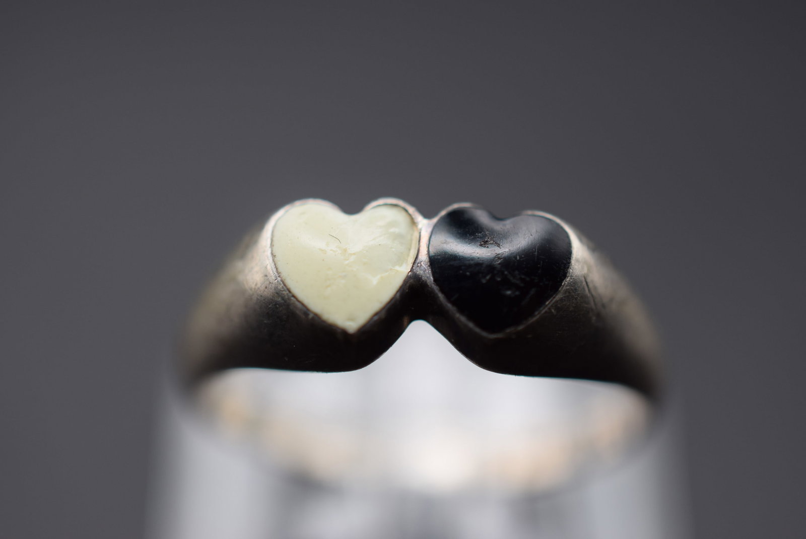 Enamel Hearts Ring Vintage Sterling Size 6 Lot HK 537: Enamel Hearts Ring Vintage Sterling Size 6