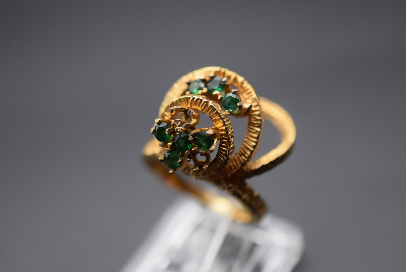 green stones 1970's Ring Vintage Lot HK 583 (1 of 2)
