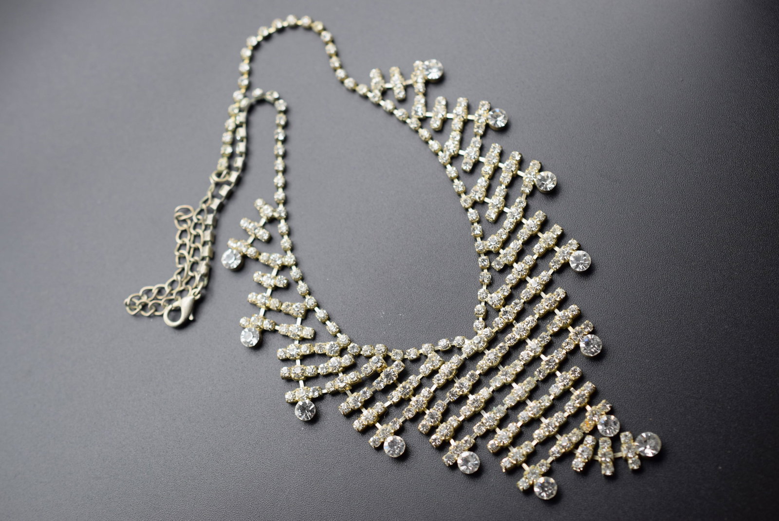 Rhinestone Vintage Bib Necklace 1950's Lot EH 634: Rhinestone Vintage Bib Necklace 1950's measures 18" x 2 3/4"