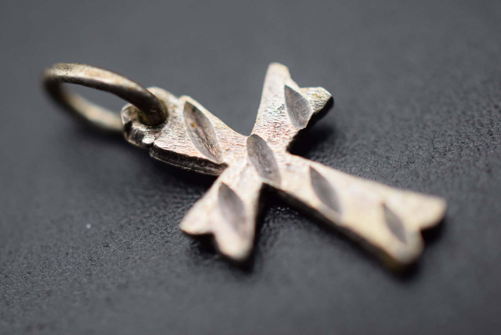 Cross Pendant Vintage Lot HK 644: Cross Pendant Vintage