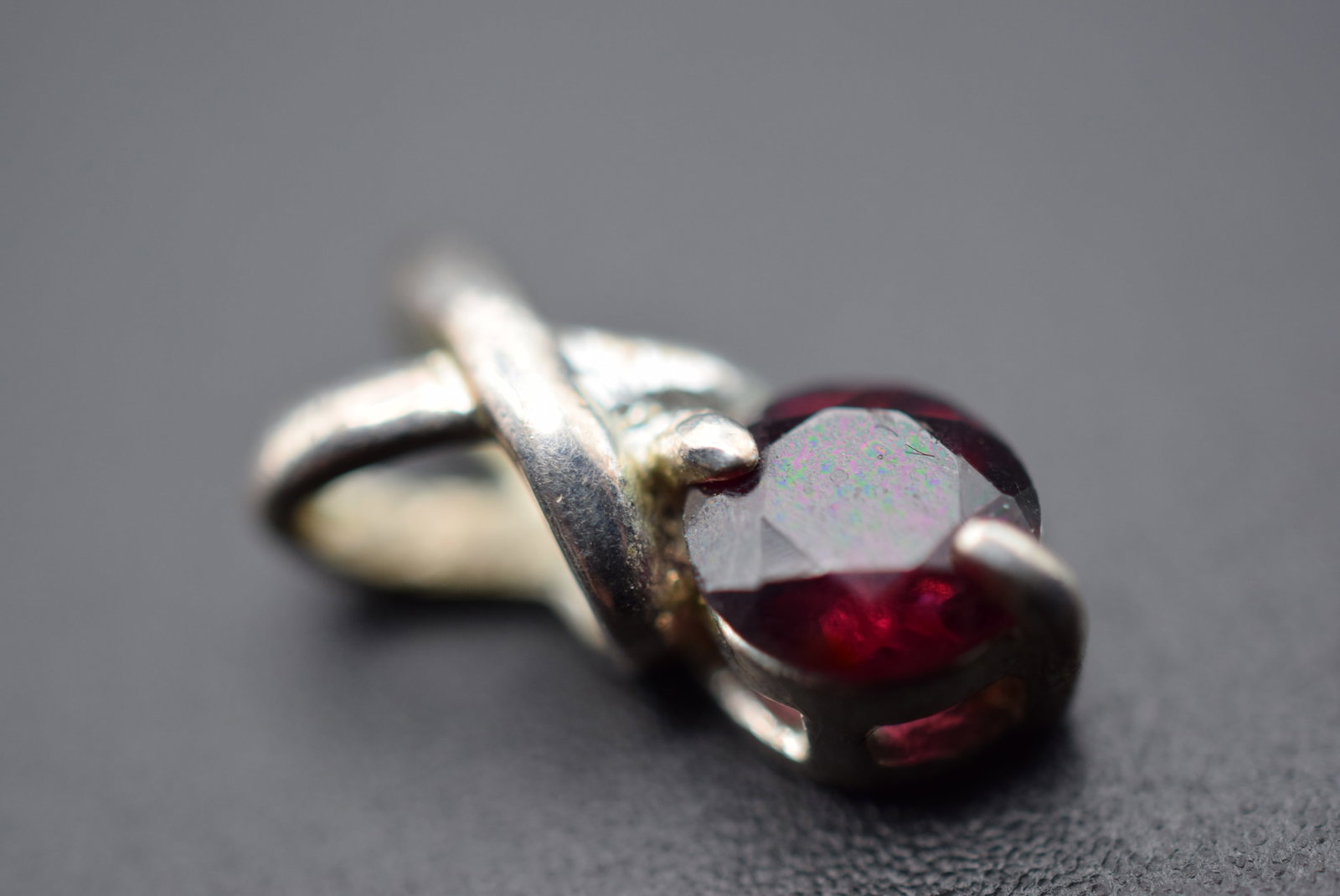 Garnet Heart Pendant Vintage Lot HK 646: Garnet Heart Pendant Vintage