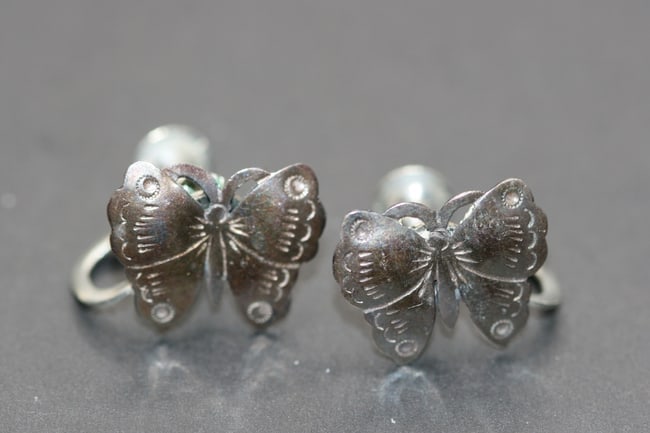 Butterfly Sterling Silver 925 Screw Back Earrings Vintage Lot 655: Butterfly Sterling Silver 925 Screw Back Earrings Vintage measures 5/8" x 1/2" unsigned
