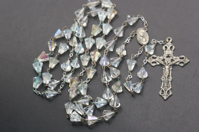 Magnificent Ave Maria Crystal Bell Rosary Vintage Lot 689: Magnificent Ave Maria Crystal Bell Rosary vintage measures circumference 34" drop 7 3/4" hanging length 24 1/2"