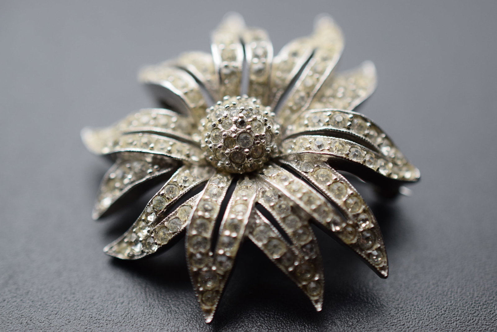 Boucher for Avon Magnificent Pave Rhinestone Flower Vintage Brooch Pin Lot EH 690 (1 of 4)