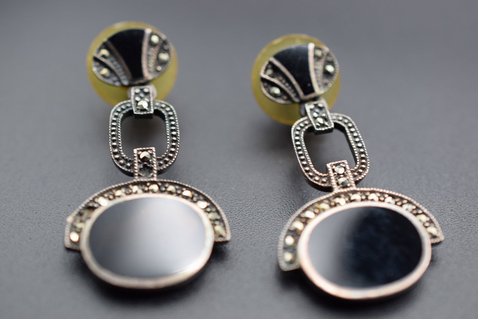 Pierced Sterling Onyx Earrings Vintage Lot HK 707: Pierced Sterling Onyx Earrings Vintage weighs 9.69 grams