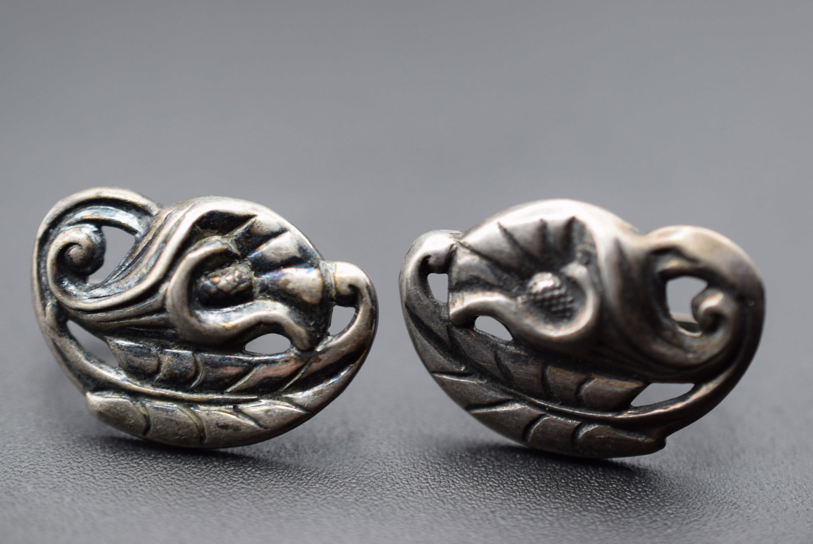 Henry Birks Sterling Silver 925 Screwback Earrings Vintage Lot HK 712: Henry Birks Sterling Silver 925 Screwback Earrings Vintage Signed HB Sterling weighs 5.71 grams