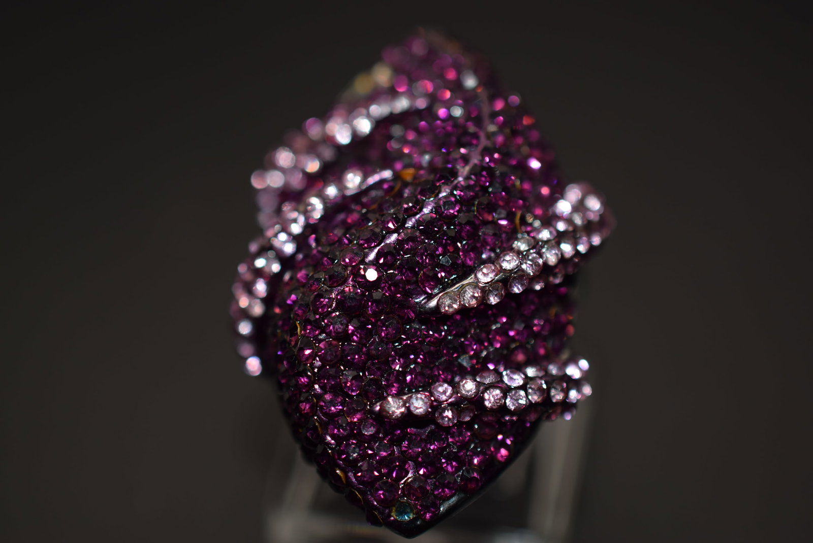 Purple Rhinestone Massive full Finger Cocktail Stunner Ring Size 7 Lot EH 740: Purple Rhinestone Massive full Finger Cocktail Stunner Ring Size 7 top measures 1 1/2" long!