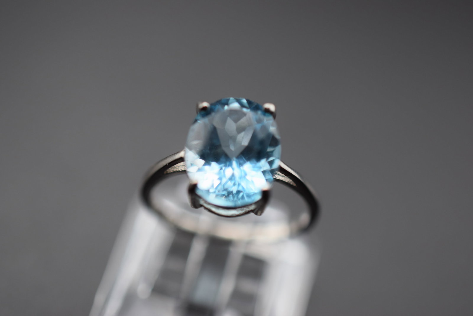 Aquamarine CZ Sterling Silver 925 Vintage Ring Size 5.75 Lot EH 744: Aquamarine CZ Sterling Silver 925 Vintage Ring Size 5.75 measures 1/2" signed S925 weighs 2.3 grams