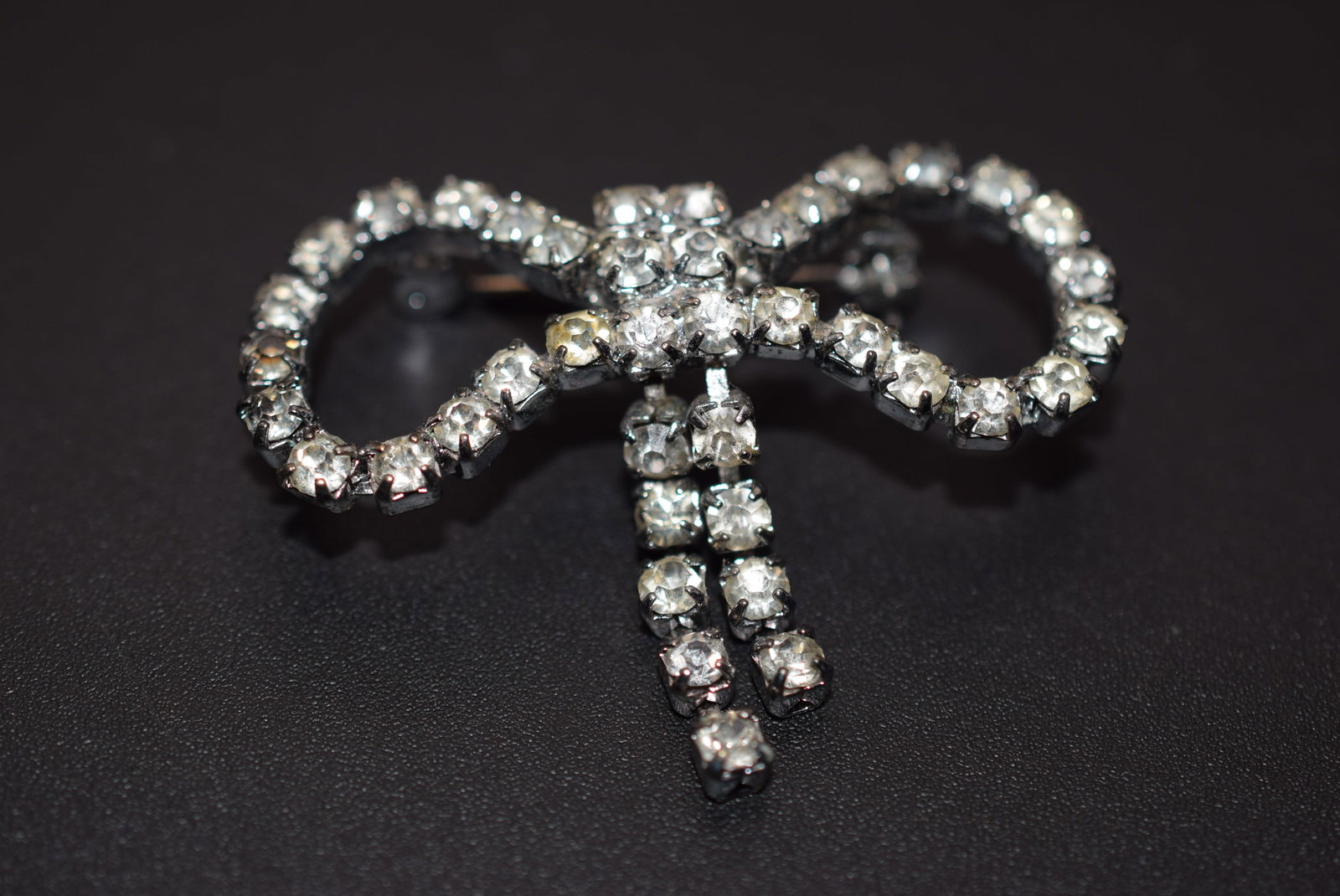 Rhinestone Bow Brooch Pin Vintage Lot EH 763 (1 of 2)