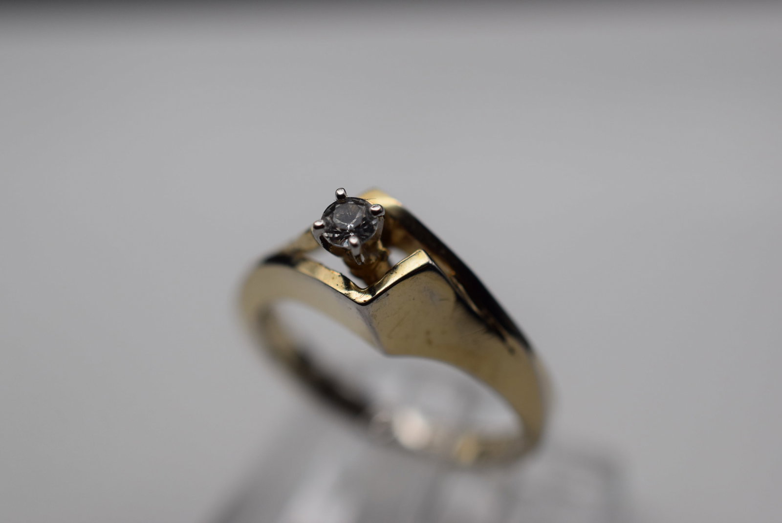 Solitaire Ring Vintage 1970's Lot HK 812 (1 of 2)