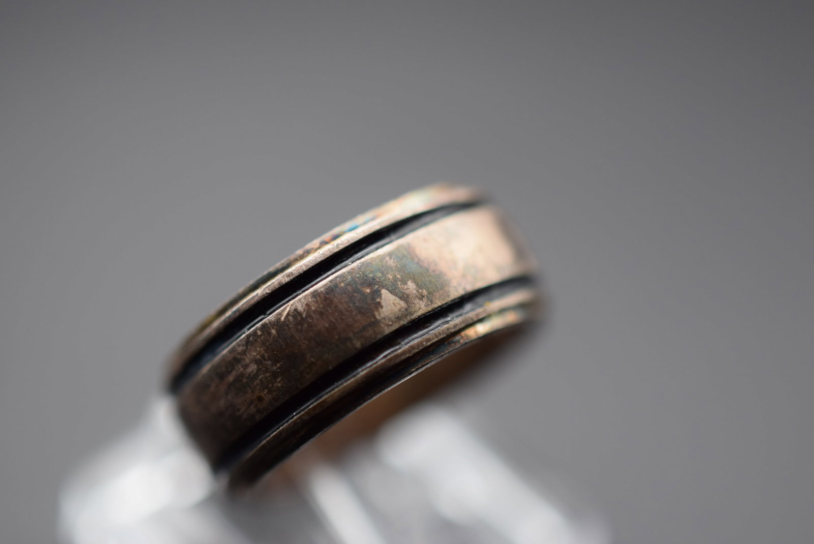 Enamel Thick Band Sterling Silver 925 Vintage Ring Size 5.5 Lot EH 821: Enamel Thick Band Sterling Silver 925 Vintage Ring Size 5.5 measures 3/8" signed S925 weighs 6.3 grams