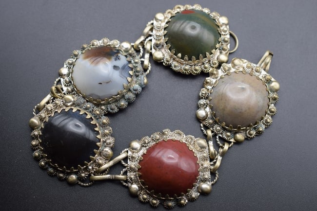 Canetille Etrucscan Agate Huge Bracelet Vintage Lot EH 824: Canetille Etrucscan Agate Huge Bracelet Vintage measures 10" long x 1 1/2" might just be for belly dancers ankle , Nice !