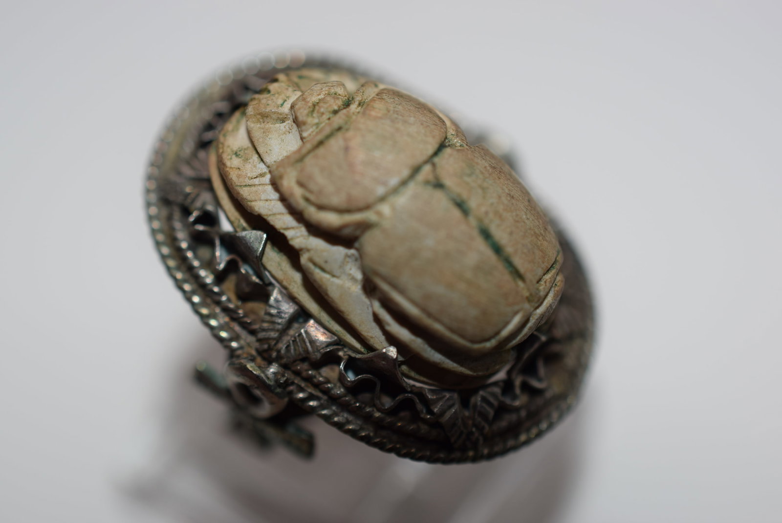 Scarab Hyrogliphics OLD OLD RING !! WOW Lot HK 825: Scarab Hyrogliphics OLD OLD RING !! WOW! Has some verdigris