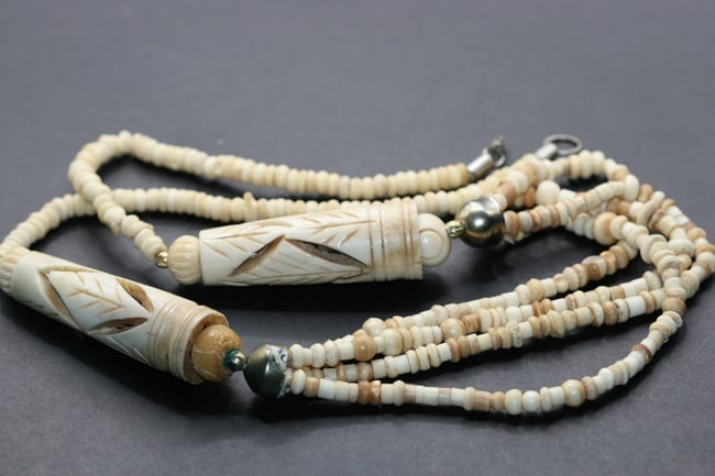 Ethnic Carved Necklace Vintage Lot 885 (1 of 2)