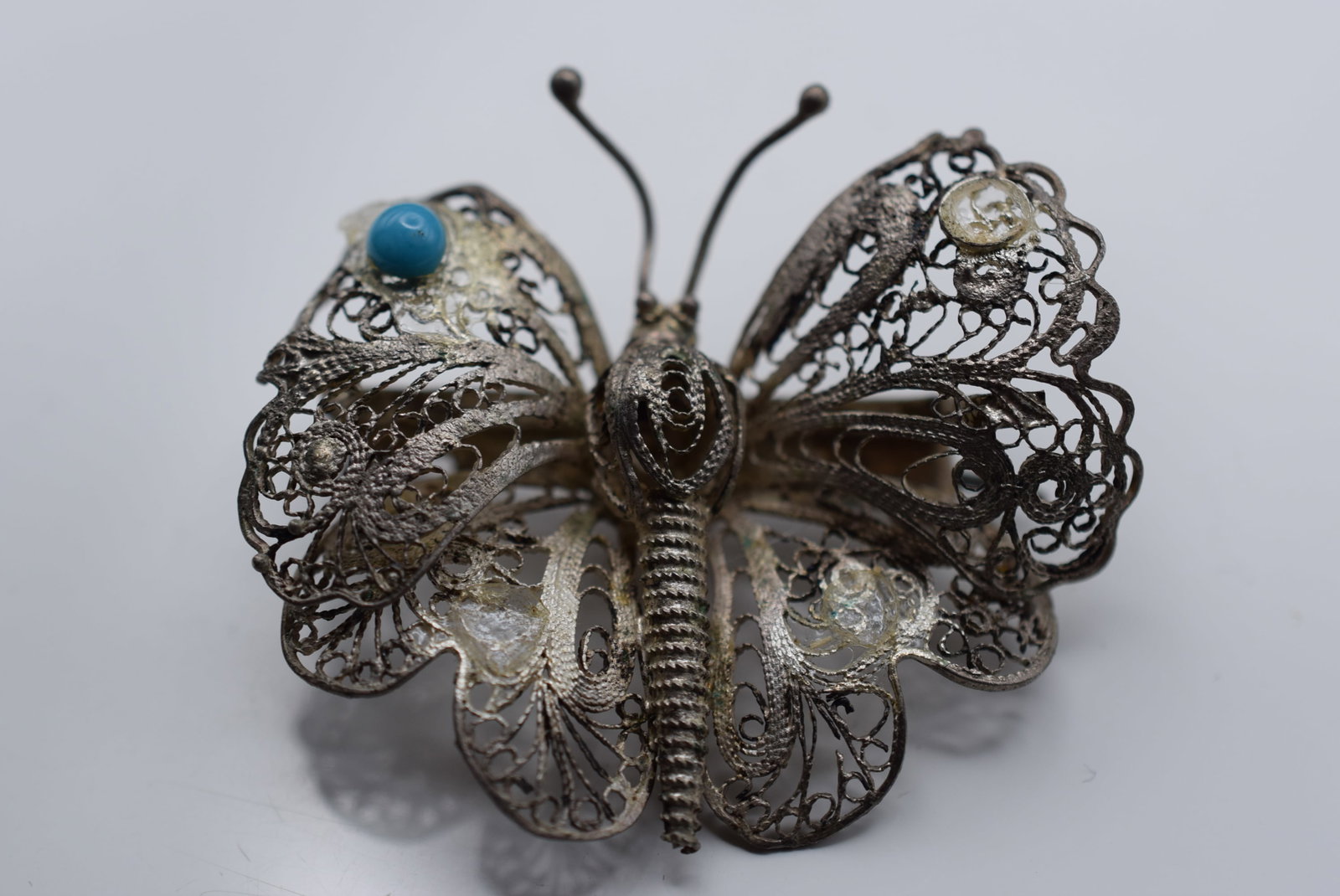 Filigree Butterfly Brooch Pin Vintage Lot HK 887: Filigree Butterfly Brooch Pin Vintage