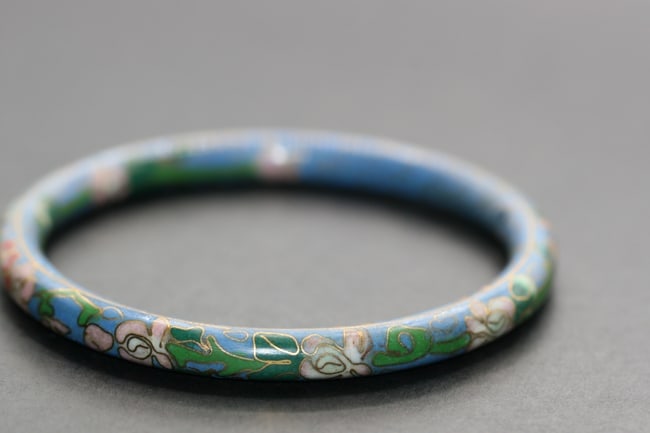 Cloissonne Teal Blue Bangle Bracelet Vintage Lot 891: Cloissonne Teal Blue Bangle Bracelet Vintage Measures 2 1/4" across the inside 1/4" wide