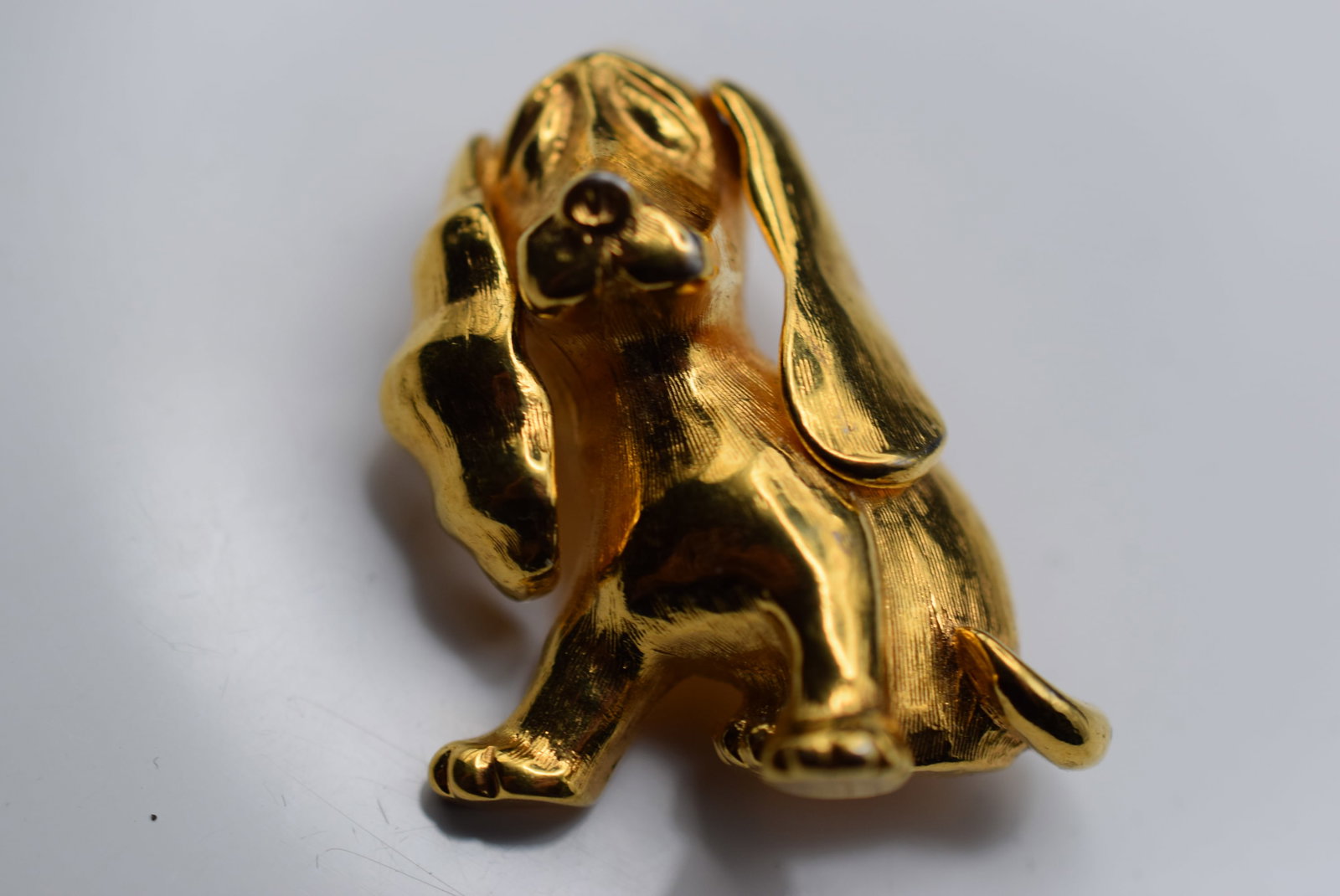 Monet Signed Bassett Hound Dog Brooch Pin Vintage Lot HK 895: Monet Signed Bassett Hound Dog Brooch Pin Vintage