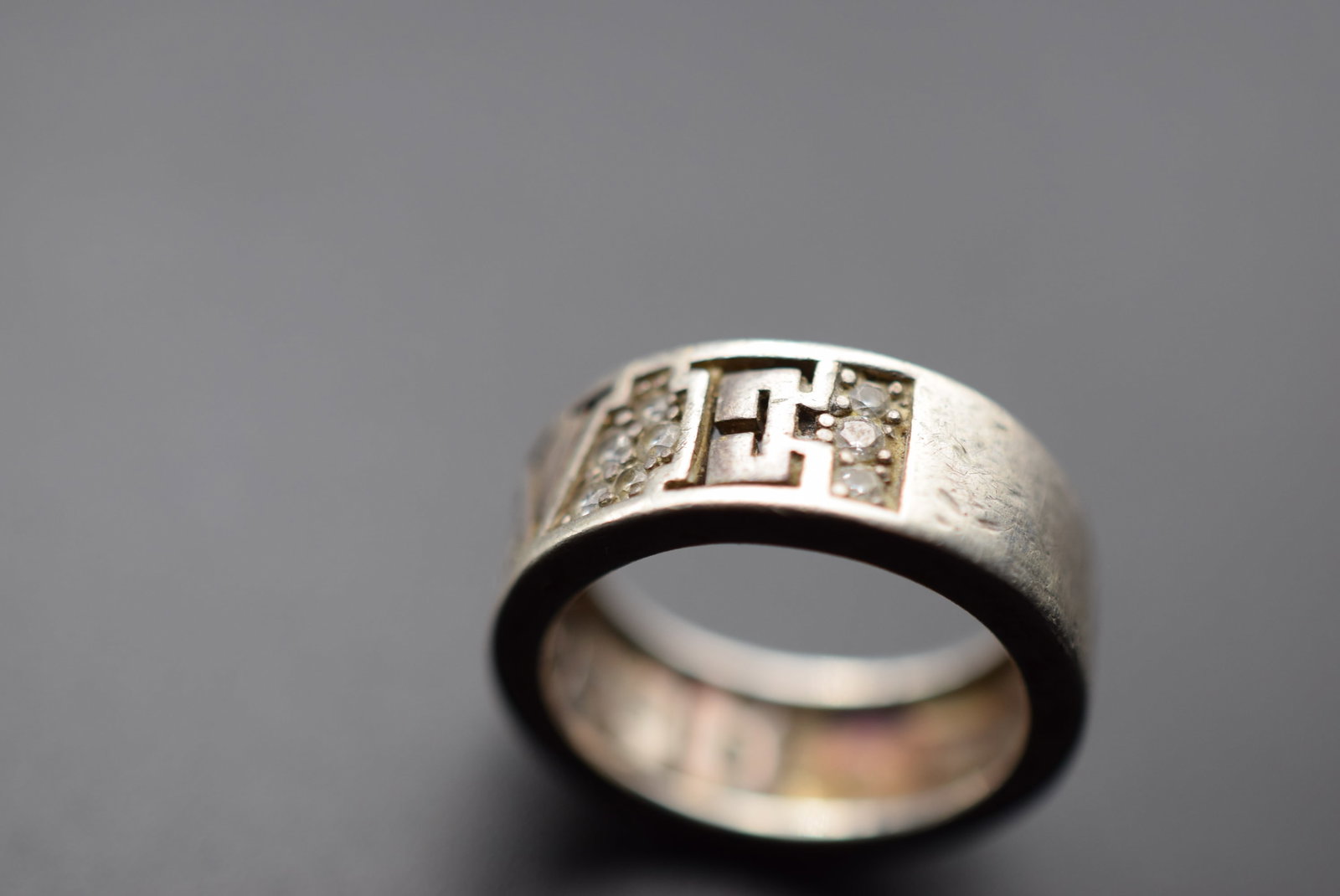 Thick CZ LOVE Sterling Silver 925 Vintage Ring Size 5.75 Lot EH 915: Thick CZ LOVE Sterling Silver 925 Vintage Ring Size 5.75 measures 3/8" signed 925 weighs 5.27 grams
