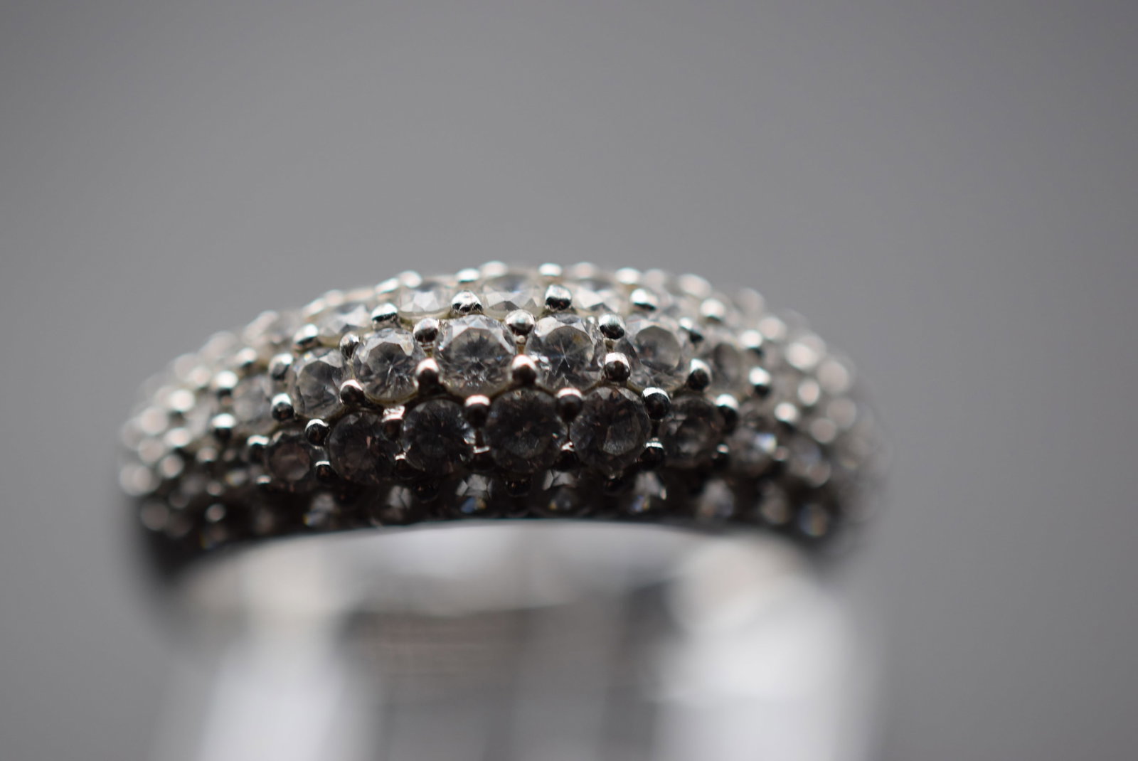 Raised Dome CZ Sterling Silver 925 Vintage Ring Size 8.25 Lot EH 916: Raised Dome CZ Sterling Silver 925 Vintage Ring Size 8.25 measures 1/4" wide signed 925 weighs 4.42 grams