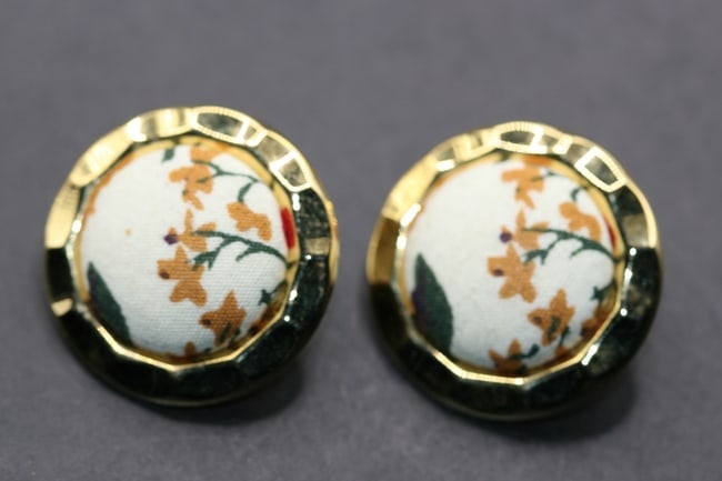 Asian Oriental Theme Material Clip Earrings Lot 986: Asian Oriental Theme Material Clip Earrings measures 1 1/8" in diameter