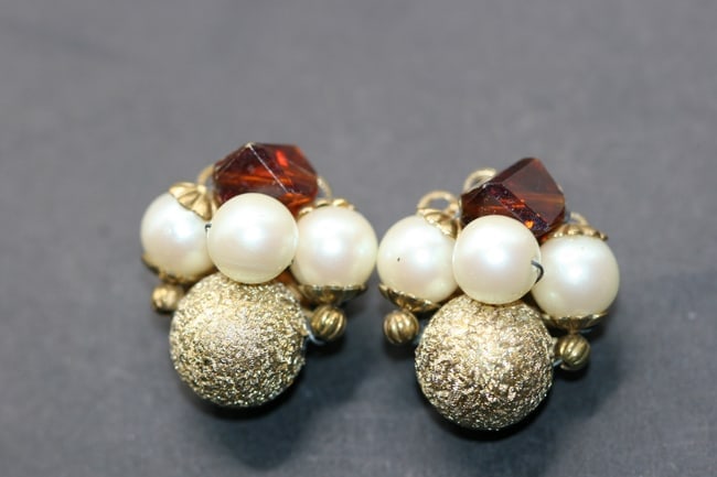 Golden Beaded Pearls Clip Earrings Vintage Lot 991: Golden Beaded Pearls Clip Earrings Vintage measures 1"x1"