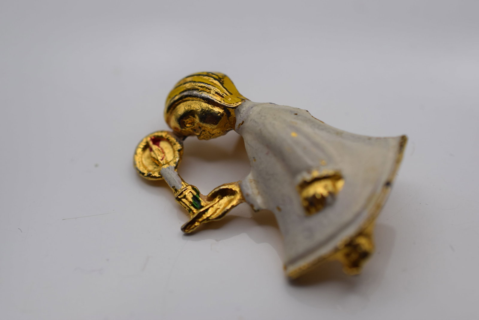 Angel Enamel Pin Brooch Vintage 1940's Lot HK 997: Angel Enamel Pin Brooch Vintage 1940's measures 1 3/8" x 7/8"