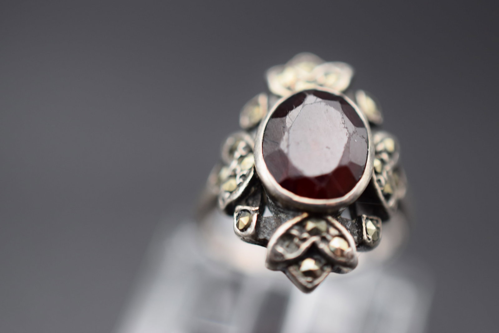 Marcasite Red Rhinestone Sterling Silver 925 Vintage Ring Size 3 Lot EH 1075: Marcasite Red Rhinestone Sterling Silver 925 Vintage Ring Size 3 top measures 3/4" missing several marcasites Signed 925 weighs 3.32 grams