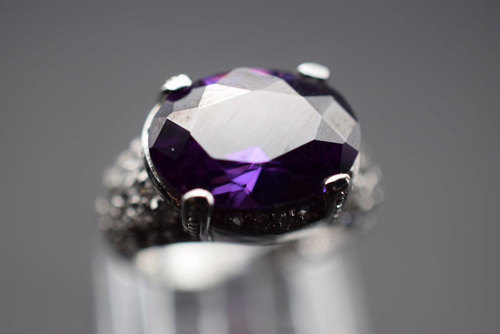 HUGE Purple CZ Cocktail Sterling Silver 925 Vintage Ring Size 6 Lot EH 1096: HUGE Purple CZ Cocktail Sterling Silver 925 Vintage Ring Size 6 measures 1/2" wide signed 925 weighs 7.18 grams