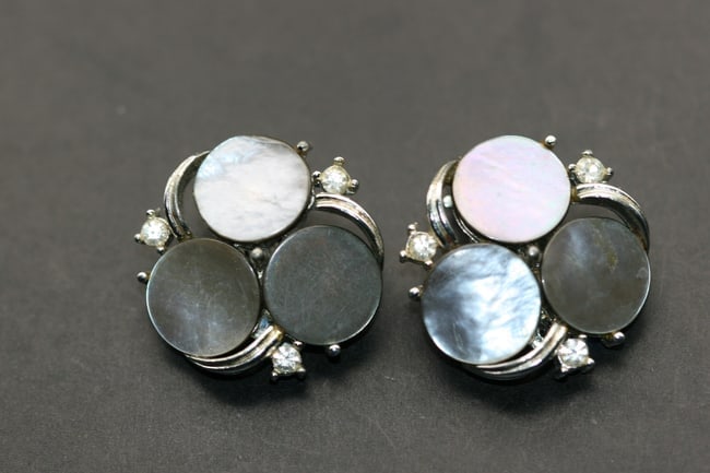 Lisner Mother of Pearl Signed Rhinestone Vintage Clip Earrings Lot 1103: Lisner Mother of Pearl Signed Rhinestone Vintage Clip Earrings signed on the Backs Lisner and Measures 1" in Diameter