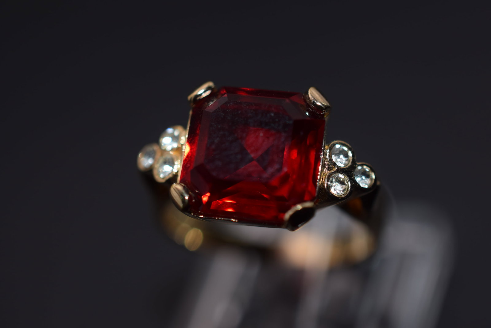 Red Red Red Keyes Rhinestone 1970's Vintage Signed Ring Size 6.5 Lot EH 1120: Red Red Red Keyes Rhinestone 1970's Vintage Signed Ring Size 6.5 top measures 3/8" wide signed Keyes