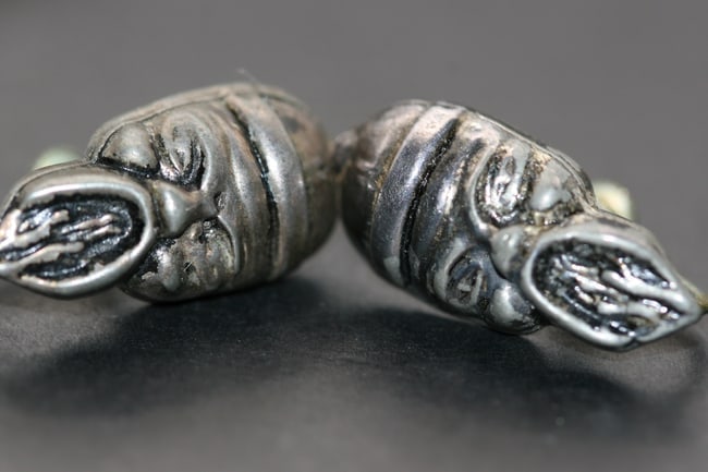Asian Face Mask Vintage Screw Back Earrings 1940's Lot 1121: Asian Face Mask Vintage Screw Back Earrings 1940's measures 1" x 1/2"