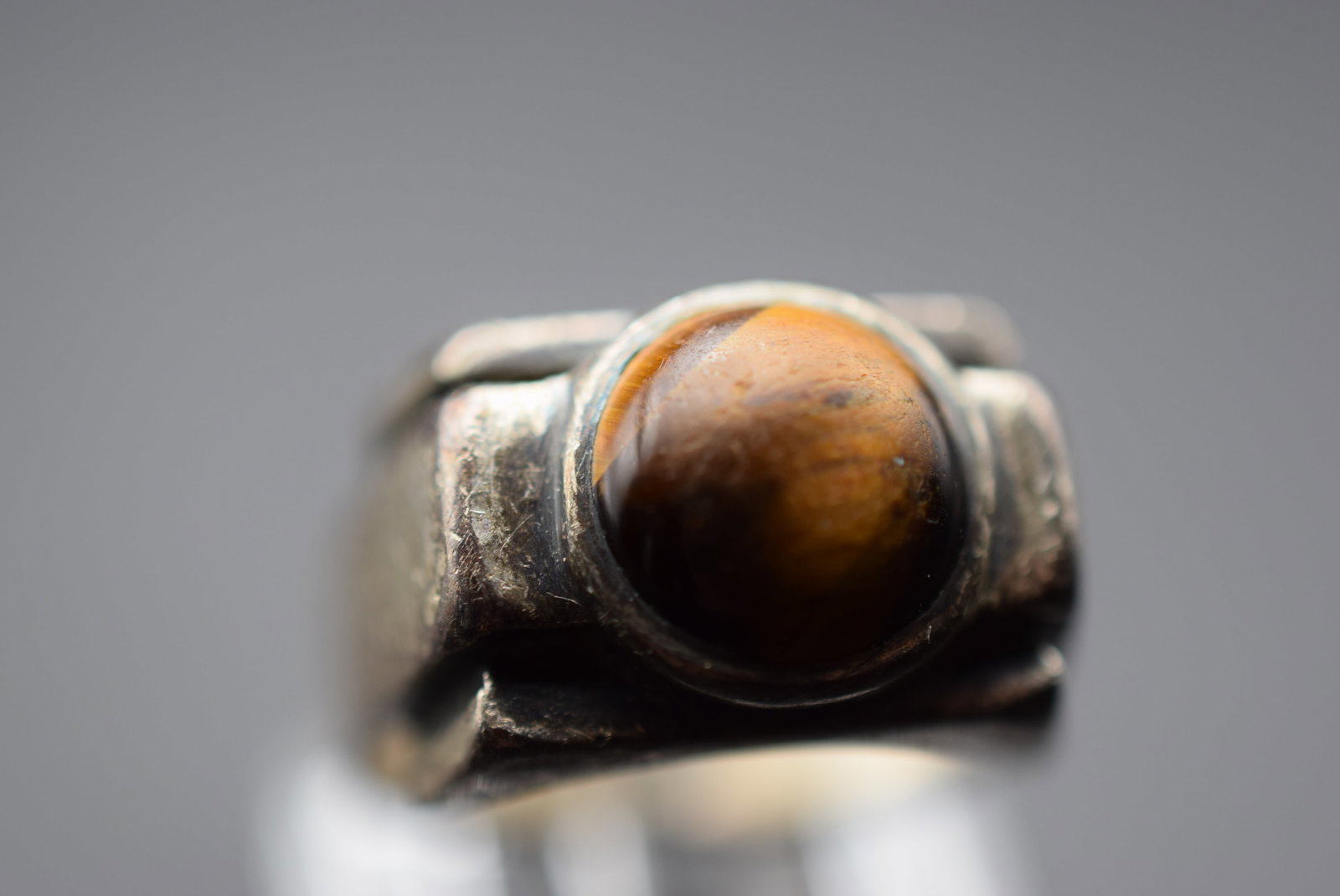 Opus Tiger's Eye Heavy Sterling Silver 925 Vintage Ring Size 6 Lot EH 1124: Opus Tiger's Eye Heavy Sterling Silver 925 Vintage Ring Size 6 top measures 1.2" wide signed Opus Ster inside and weighs 13.12 grams