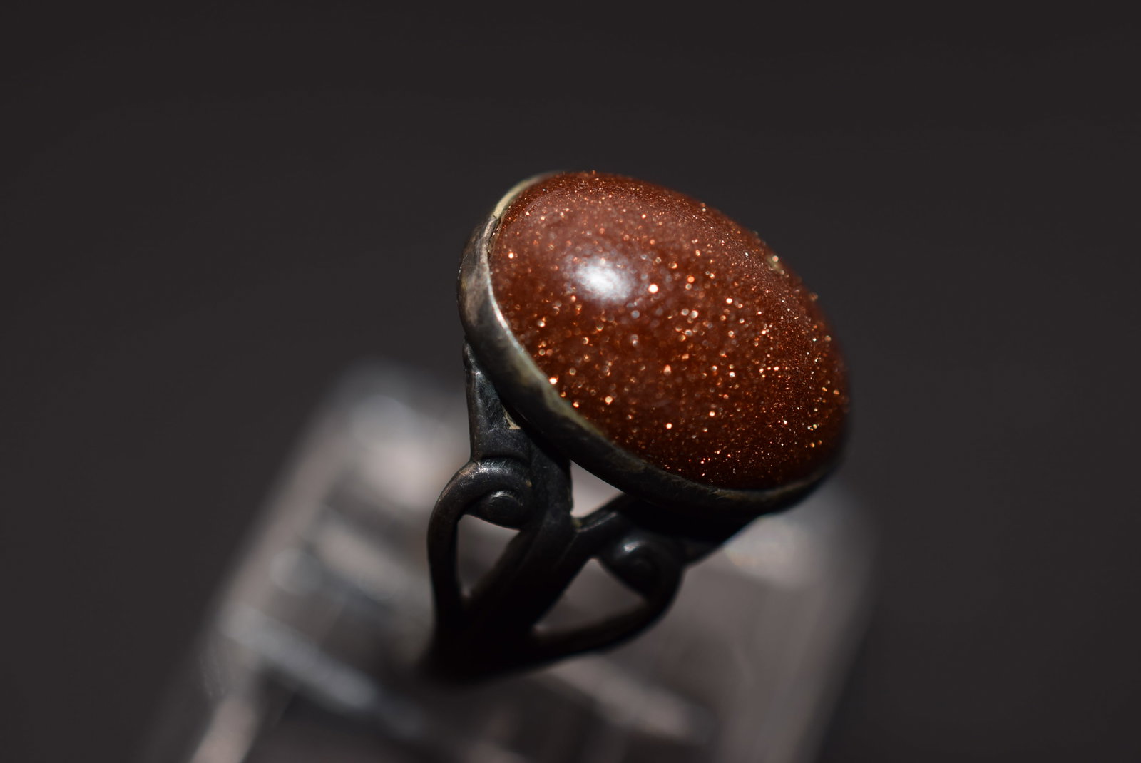 Copperstone Sterling Silver 925 Vintage Ring Size 4.25 Lot EH 1132: Copperstone Sterling Silver 925 Vintage Ring Size 4.25 top measures 5/8" signed Sterling weighs 2.49 grams