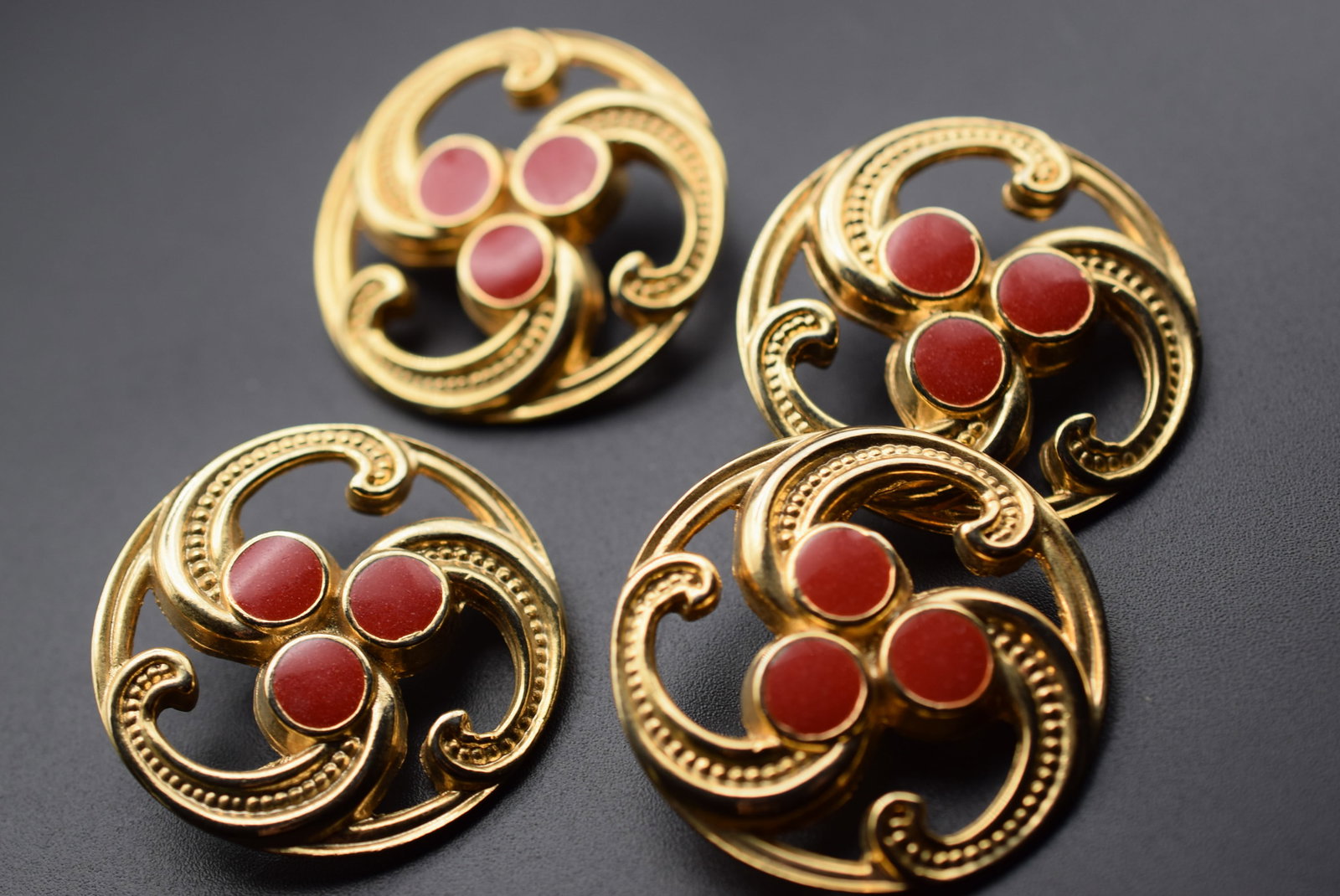 4 Enamel Vintage 1970's Buttons Thick nice Quality Lot EH 1176 (1 of 2)